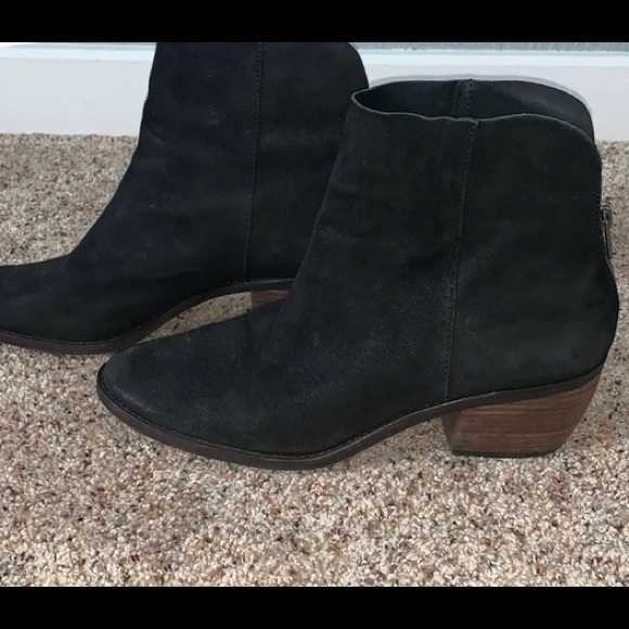 Almost new Lucky Brand ankle boots. Genuine black Suede size US 10M / EU 40 - Picture 2 of 5